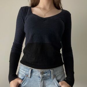 Club Monaco - Fitted V-Neck Sweater: Womens XS/TP 100% Wool